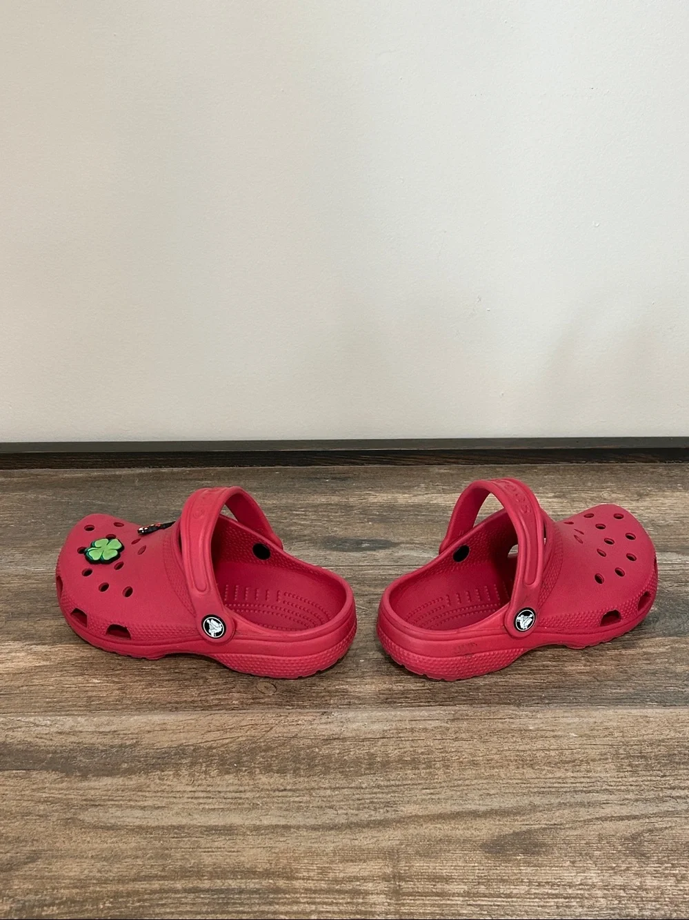 Crocs Kids J1 Red Clog water friendly slip on Sandals with Charms